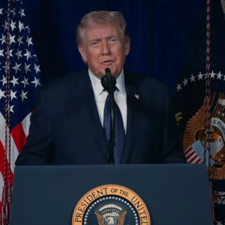 Дональд Трамп Иранға «өте күшті соққы» жасалуы мүмкін екенін ескертті