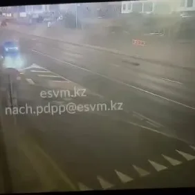 Аль-Фараби даңғылындағы үш адамның өлімімен аяқталған жол апаты: қоршаудың жоқтығы, полициядағы кадр тапшылығы және заңнамадағы олқылықтар туралы пікір