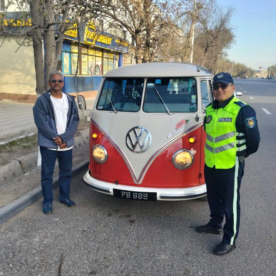 Малайзийский путешественник поблагодарил полицию Казахстана за помощь в Кызылорде